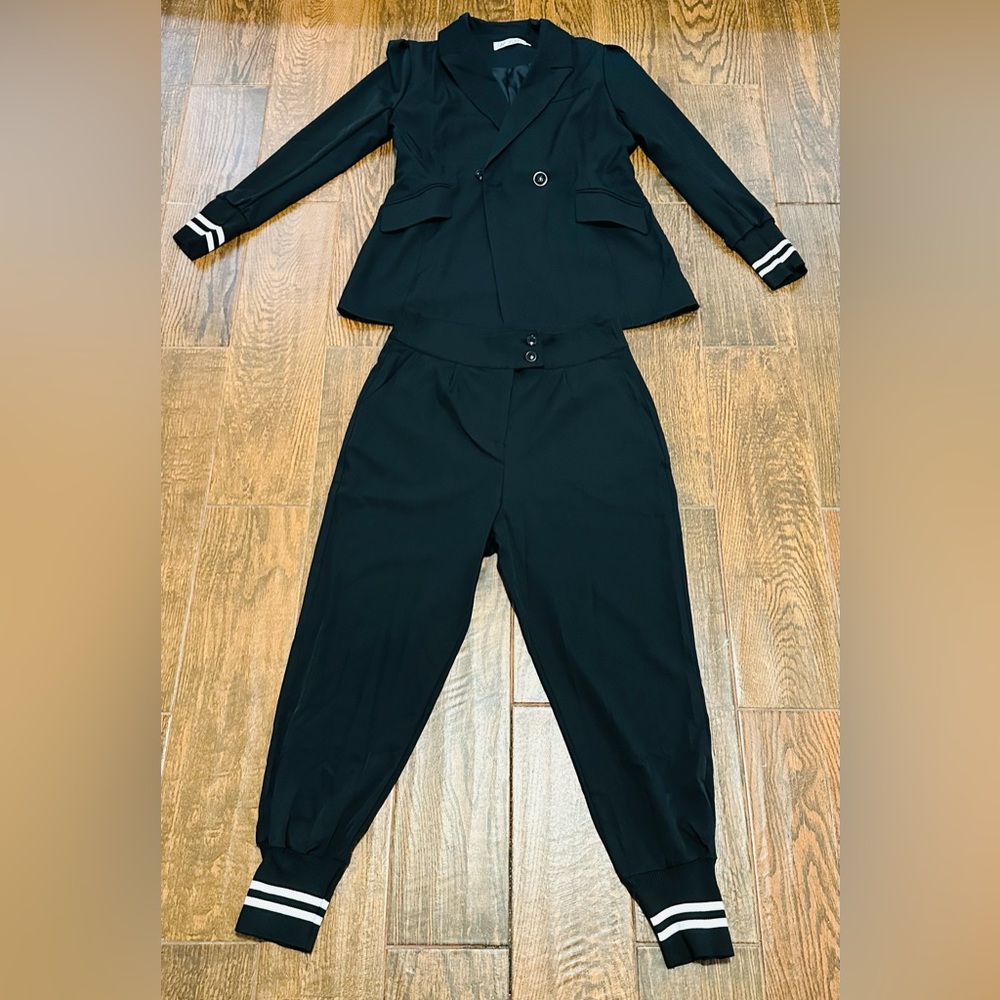 Fashion women’s suit